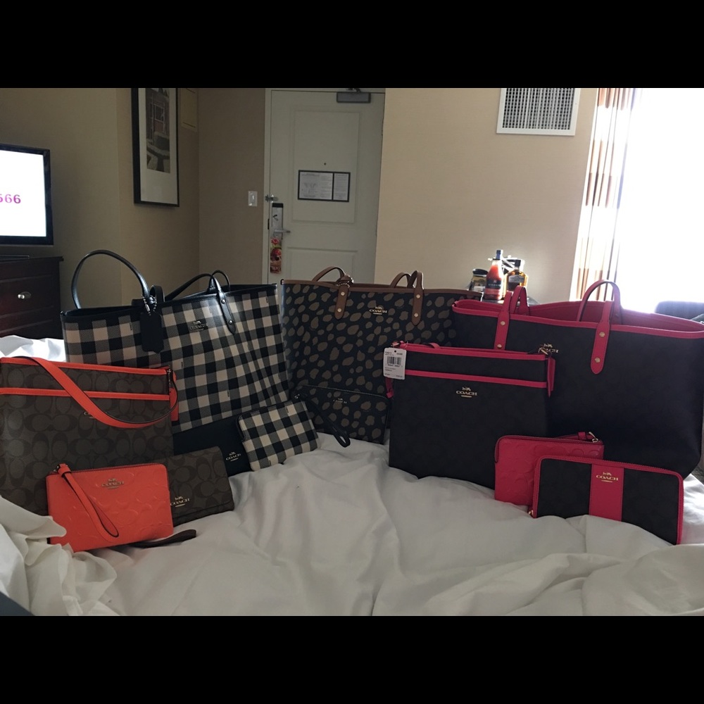 Just sharing my purchases in Canada Coach store.